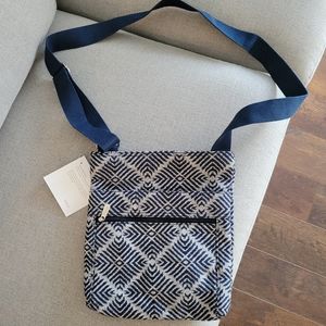 NWT crossbows purse from thirty one bags.